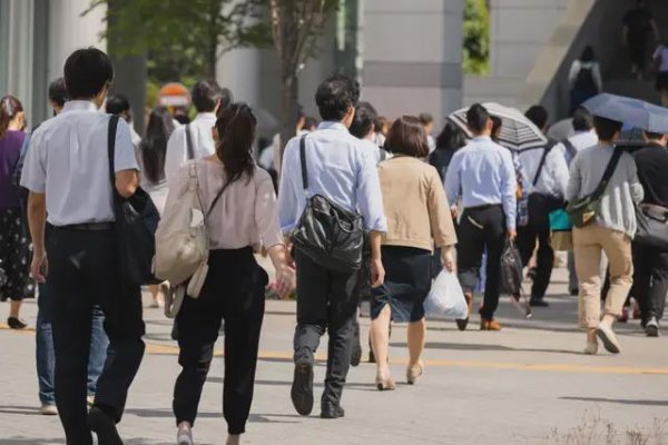 华力网 各省普涨最低工资，能让打工人的日子更宽裕么？